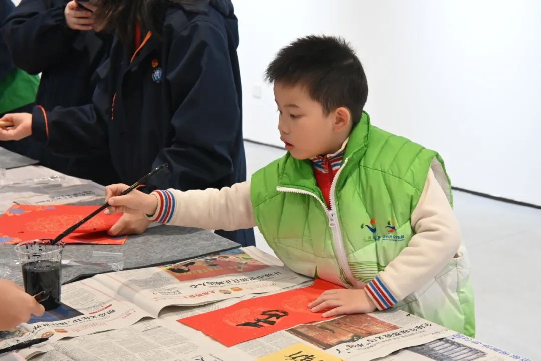 蛇年新春，谁在默默守护我们的家园？致敬那些平凡岗位上的英雄  第3张
