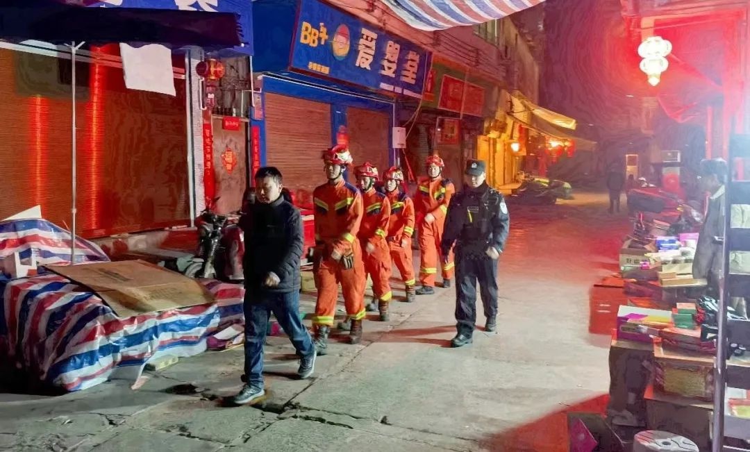 春节团圆时刻，他们为何选择坚守岗位？揭秘永善县人民医院的医者仁心  第5张