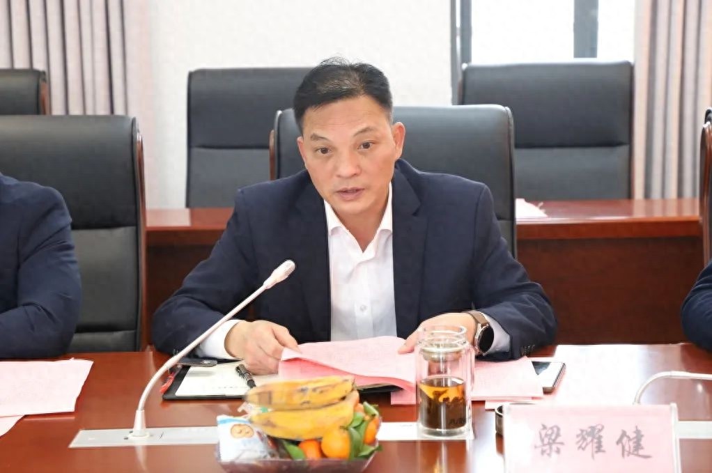 平南卫健茶话会: 8名专家共商发展，有何新篇?  第1张