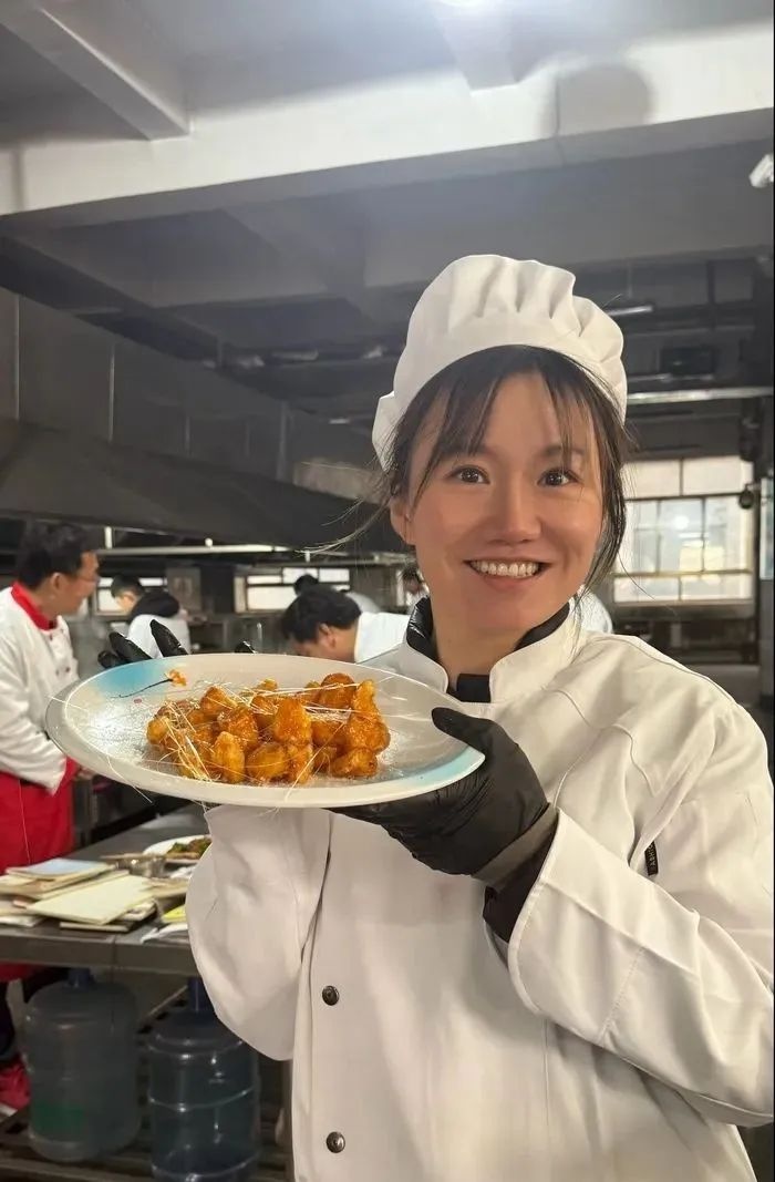 清华毕业失业后转蓝翔学厨!如今承包年夜饭?太牛了!  第2张