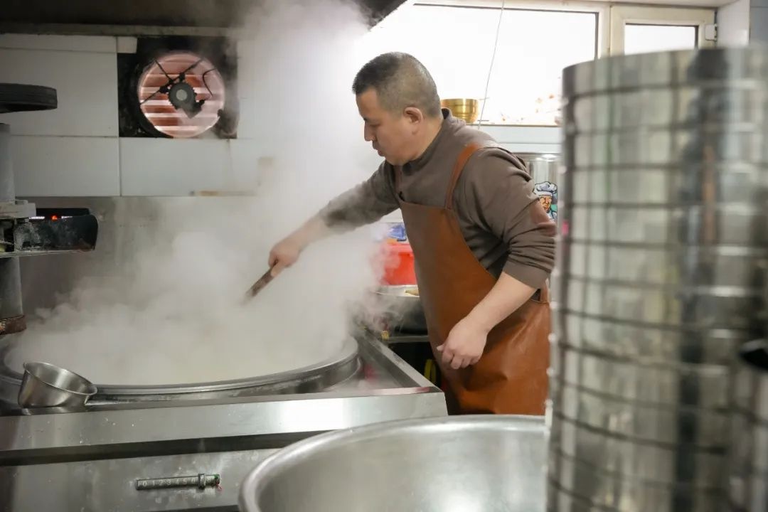 年夜饭一桌难求!春节团圆饭为何如此热门?  第4张