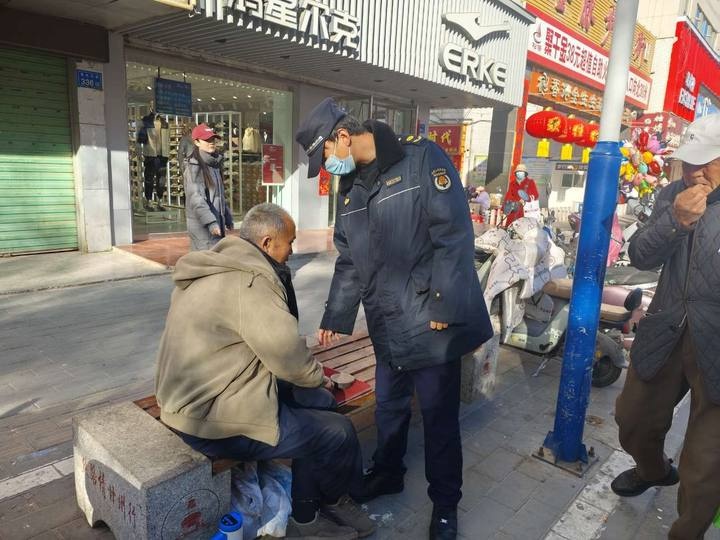 甘州区东街执法队如何通过和谐执法提升城市颜值？揭秘他们的整治攻坚行动  第2张