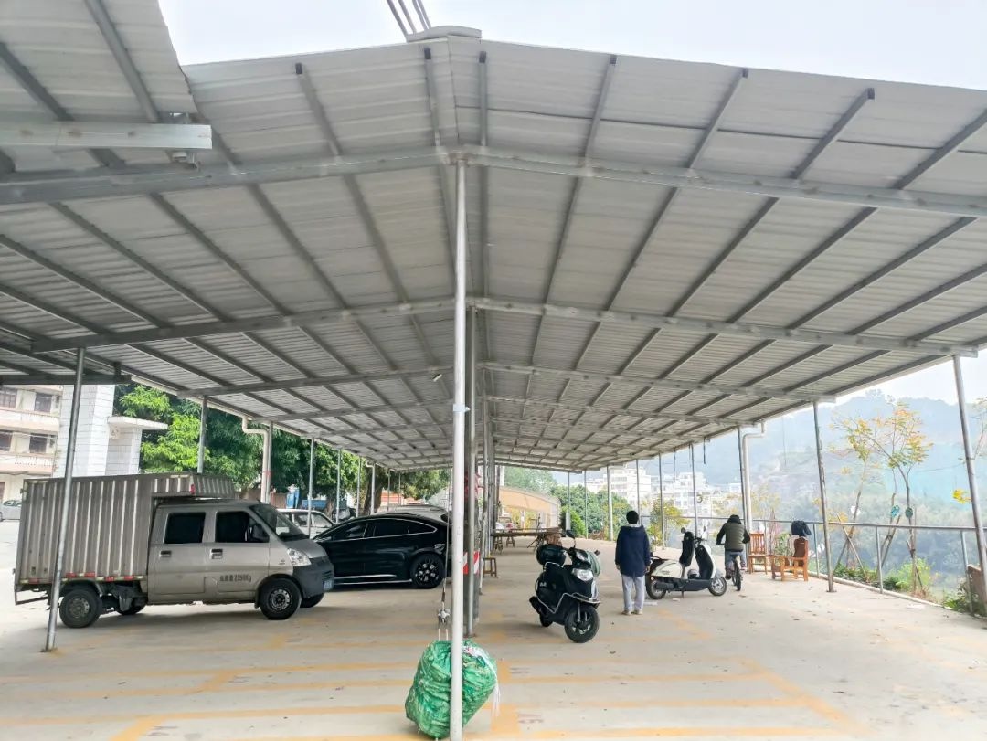 乡镇临时市场乱象频发，摊贩为何有市场不摆偏要出街摆？  第3张