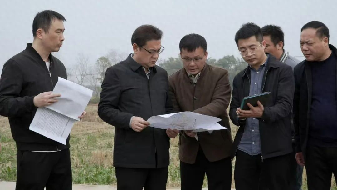 县长陈信东亲临一线，S201公路建设规划即将动工，乡村振兴新篇章如何开启？