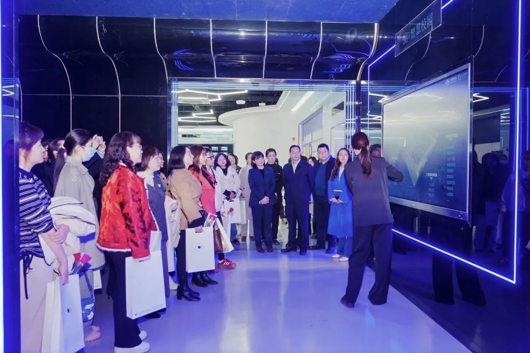 武汉都市圈巾帼科创荟江汉行：前沿科技如何改变未来生活？  第2张