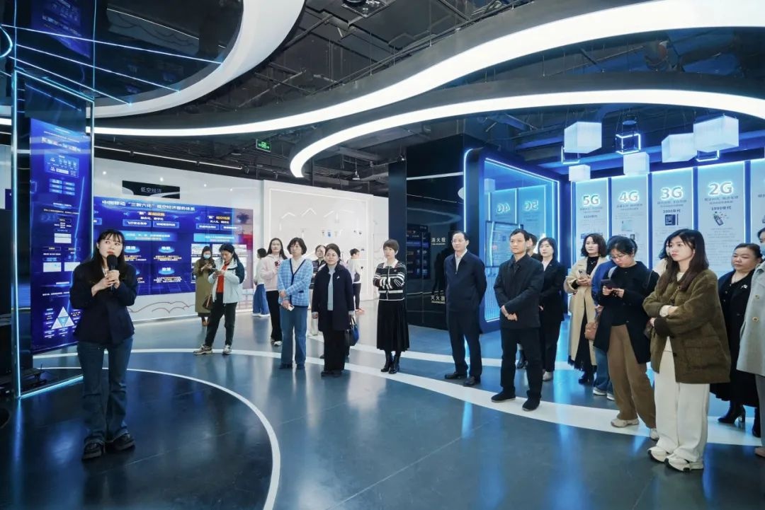 武汉都市圈巾帼科创荟江汉行：前沿科技如何改变未来生活？  第3张