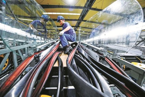 惊! 超高速电梯每秒5米直入云端, 乘坐会稳吗?!  第2张