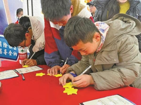 为星星种下种子就能开花结果？世界孤独症日活动现场的期待