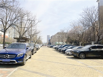2025年本市增建5000个停车泊位!能缓解停车难吗?