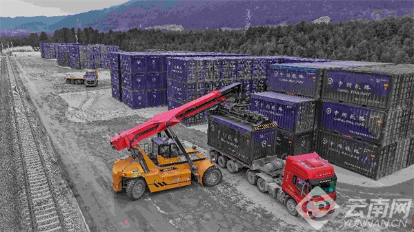 丽香铁路通车！小中甸站如何成为滇西北经济发展的新引擎？  第2张