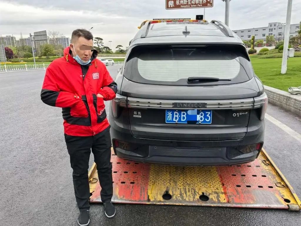 老司机为省钱耍小聪明，结果付出惨痛代价！你还在冒险逃高速费吗？  第4张