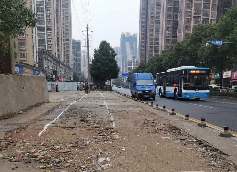 昔日城市伤疤如今成幸福纽带，小塘路怎么做到的？  第2张