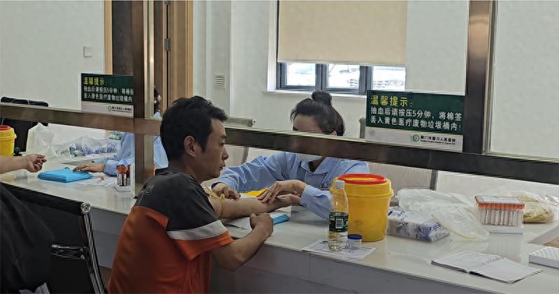 五一前夕掇刀区总工会送福利！38名快递员免费体检，你还不行动？