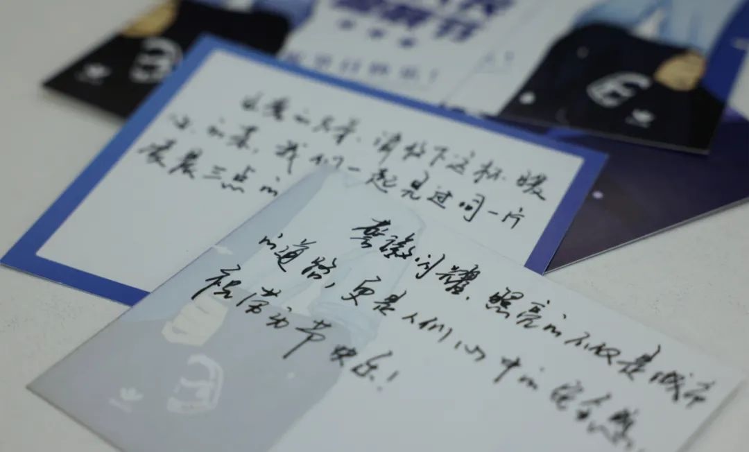 春末警灯闪耀！劳动者节日里，110接警员的这份敬意咋传递的？  第3张