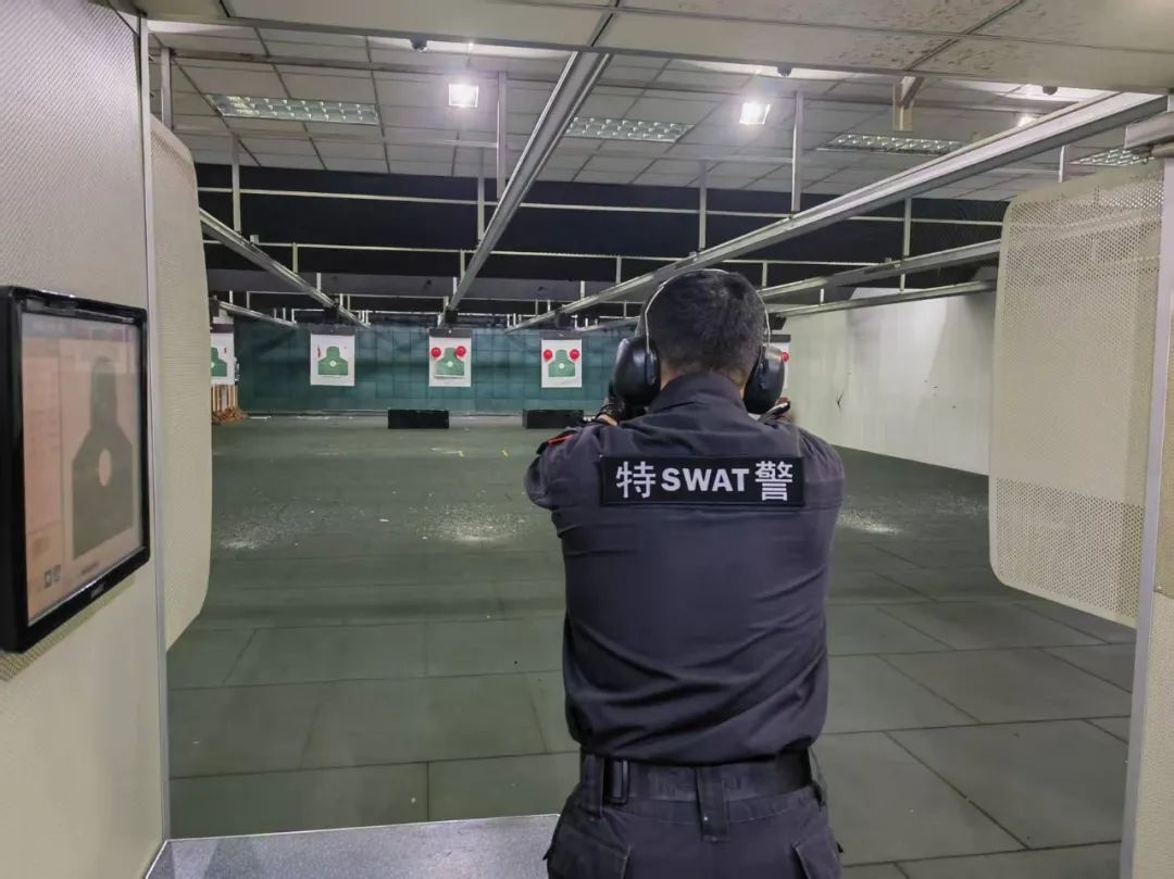 五一假期，他们穿梭在大街小巷守护平安，凭啥？  第7张
