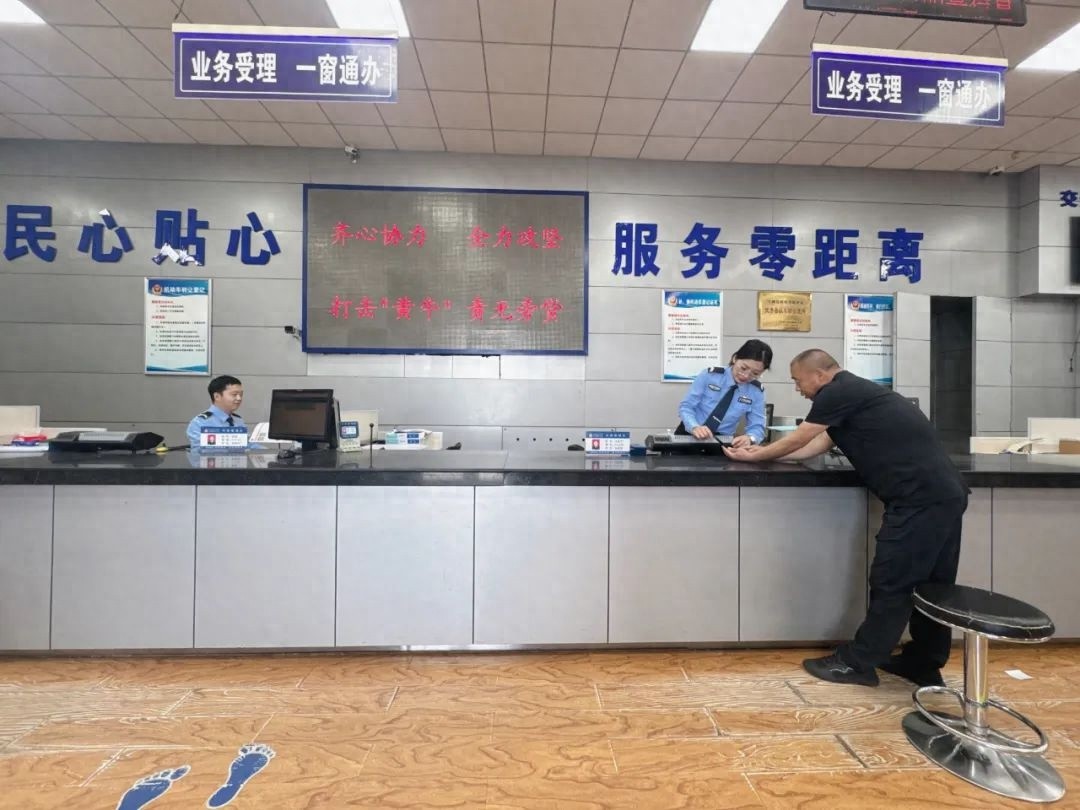 五一假期侯马车管所坚守岗位！群众考驾照省时又暖心？