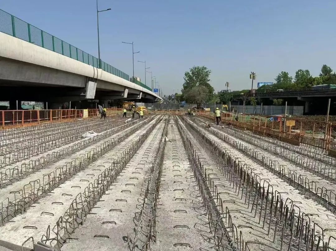 五一假期首日！我市超万名建设者奋战工地一线，为何如此拼命？  第2张