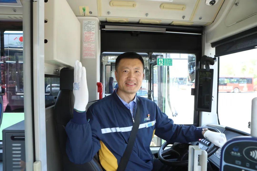 五一聚焦！这些全国劳模在岗实况，1分钟负责60秒有多震撼？  第2张