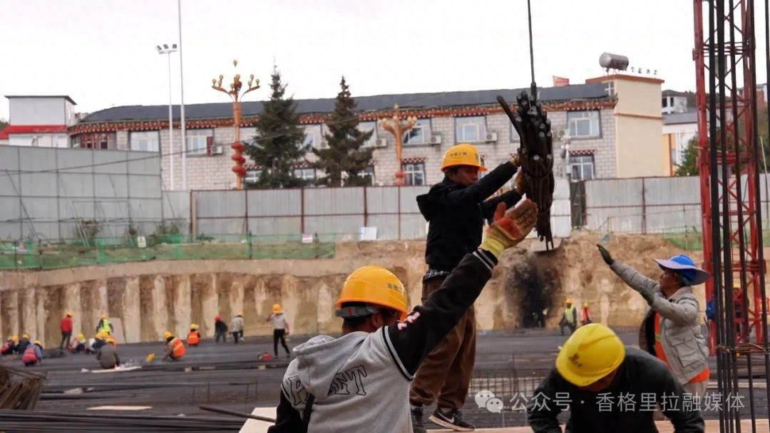 五一劳动节！美团小哥、民警、消防员和建筑工人都在忙啥？