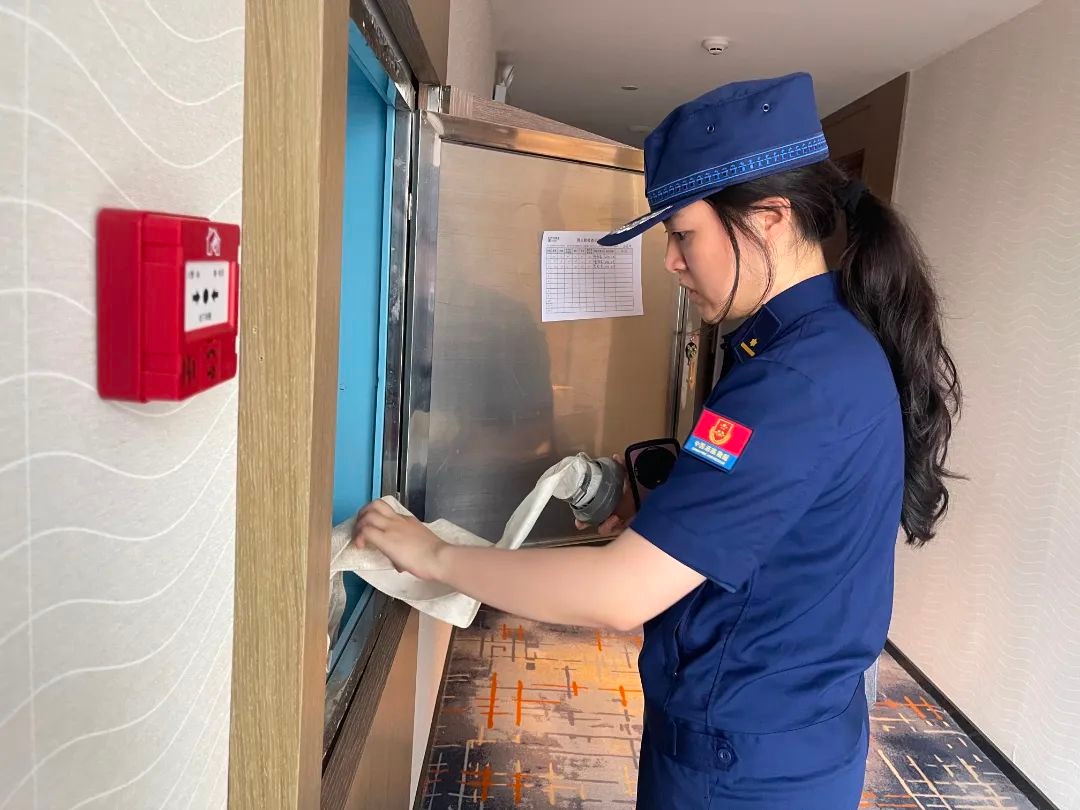 五一小长假期间人员聚集，消防安全咋保障？湖南各地消防部门在行动  第2张