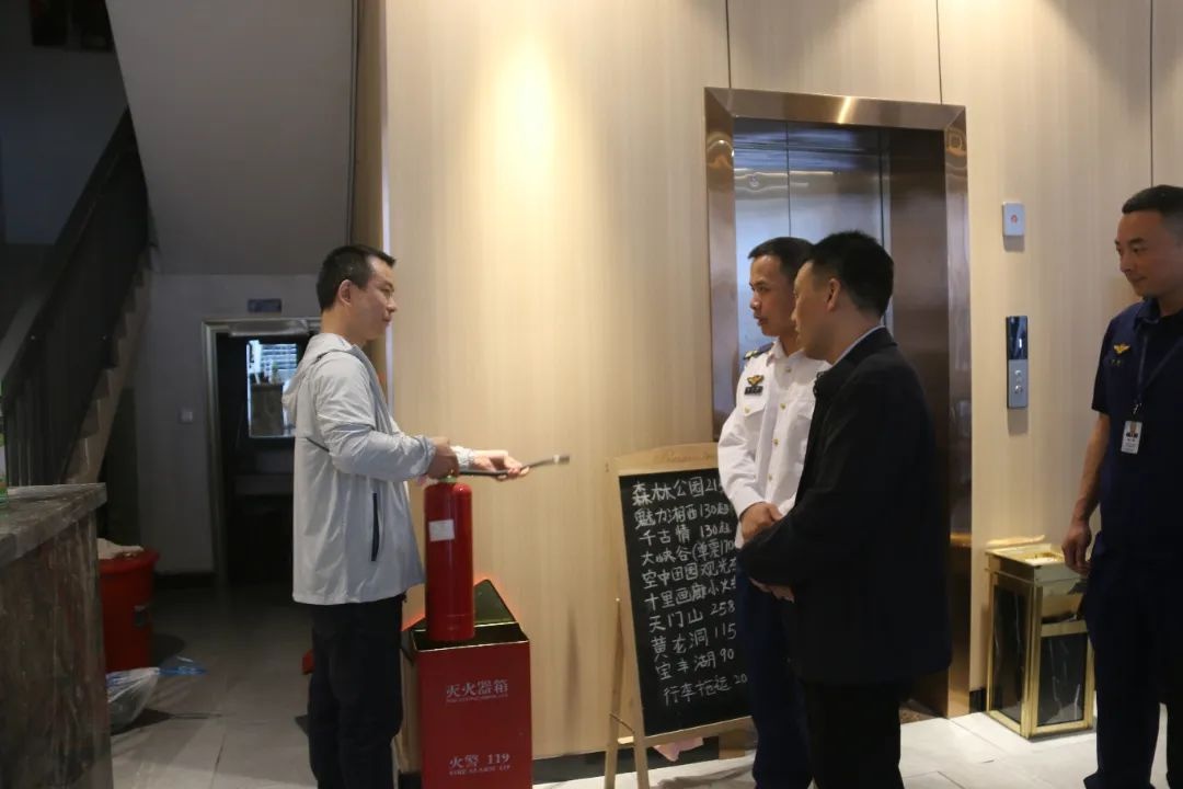 五一小长假期间人员聚集，消防安全咋保障？湖南各地消防部门在行动  第5张