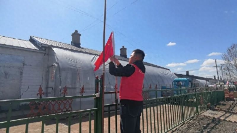 五一期间福兴满族乡家家挂国旗！这凝聚力提升背后有何秘诀？