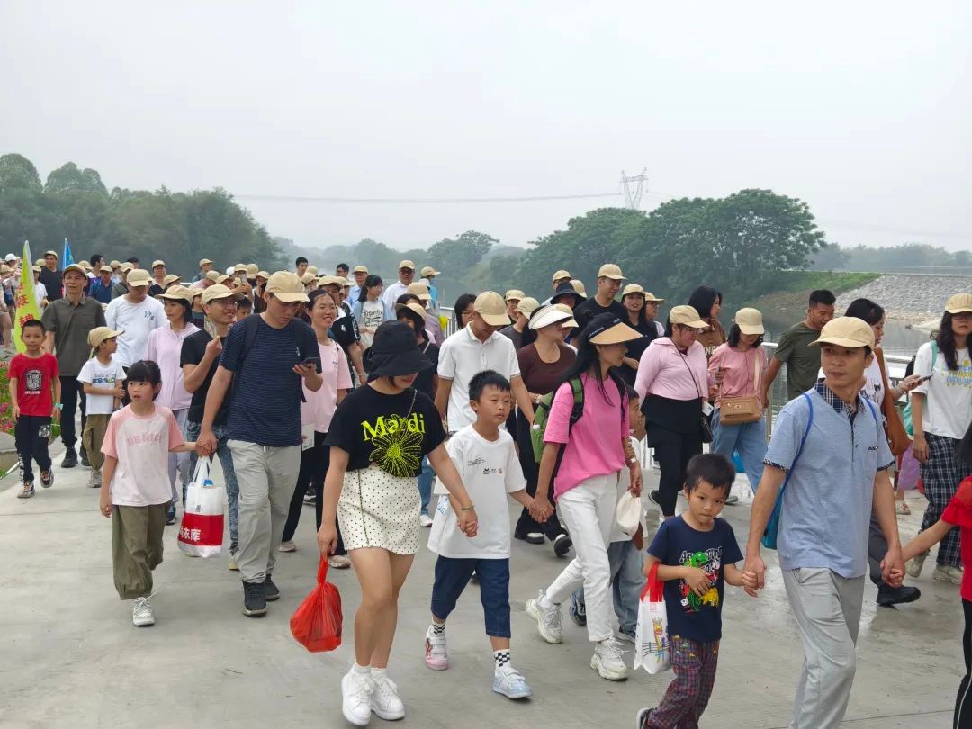 5月1日！500名青年职工缘何齐聚沙湖镇？这场健步行暗藏玄机  第2张