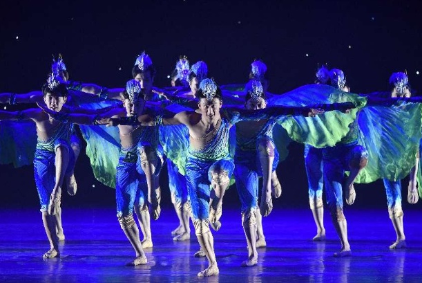 2024跨年夜，张继钢导演新版千手观音在山西大剧院震撼首演，你绝对不能错过的文化盛宴  第3张