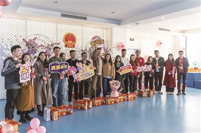 2025元旦浪漫开篇：50对新人选择石狮红塔湾，开启甜蜜婚姻之旅  第1张