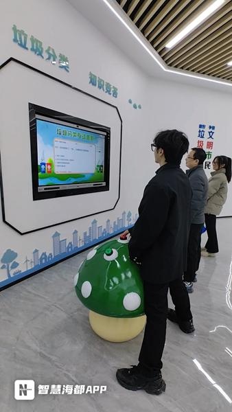 福州垃圾分类新星登场！探秘马尾绿色分拣中心的独特魅力与创新玩法  第3张