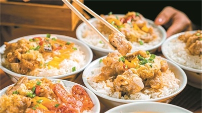 一碗排骨饭唤醒沉睡小镇，揭秘中山港口镇百年美食传奇  第2张