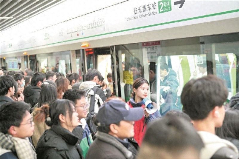 无锡地铁跨年夜创纪录！131.99万人次挤爆车厢，你也在其中吗？