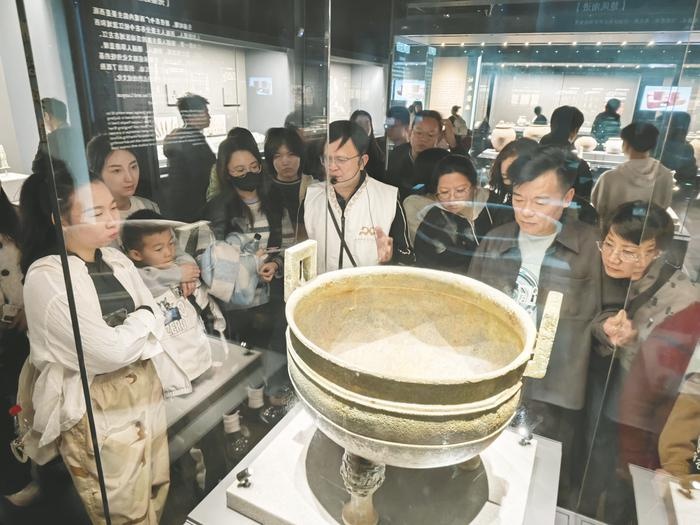 2025年南宁元旦盛况：阳光、婚礼、灯光秀，你不可错过的跨年瞬间  第5张
