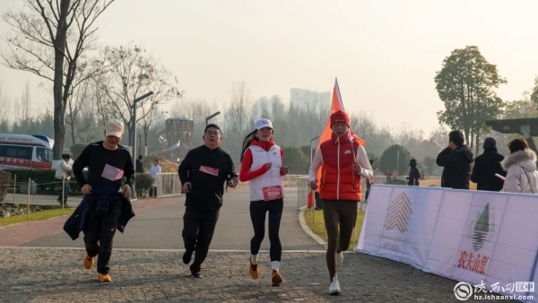 2000余名汉中市民迎新年第一缕曙光，欢乐跑开启充满希望的新征程  第5张