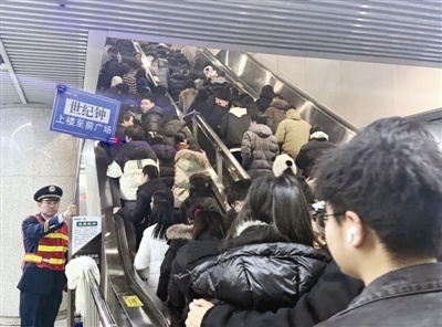天津地铁跨年夜暖心加车，2025第一份感动从这里开始