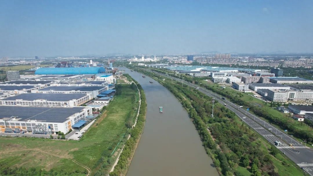 无锡水运建设再传捷报：2000吨级船舶即将全线畅行，黄金水道释放黄金效益