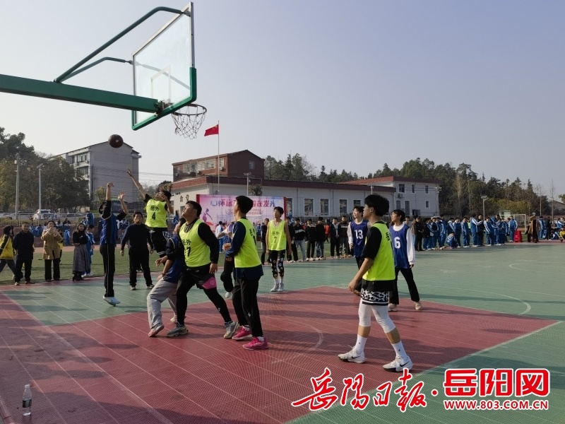 岳阳市外国语学校与西塘中学携手举办校园文化艺术节，1500多份爱心捐赠温暖人心  第5张