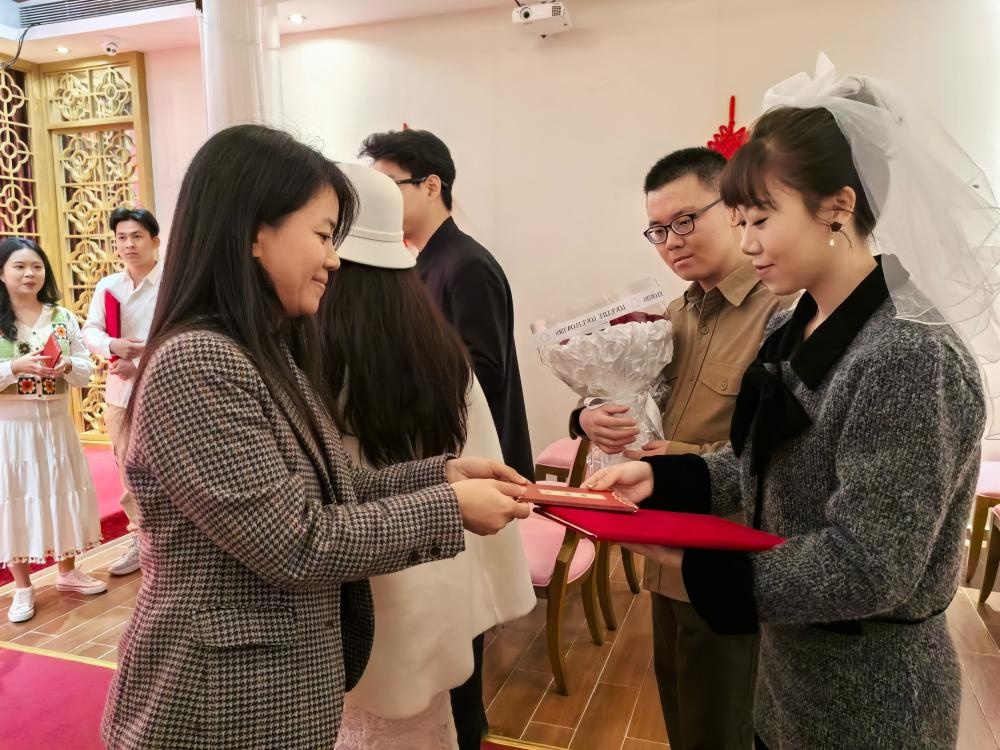 从甜蜜恋爱到幸福婚姻：15对新人如何开启人生新篇章？  第2张