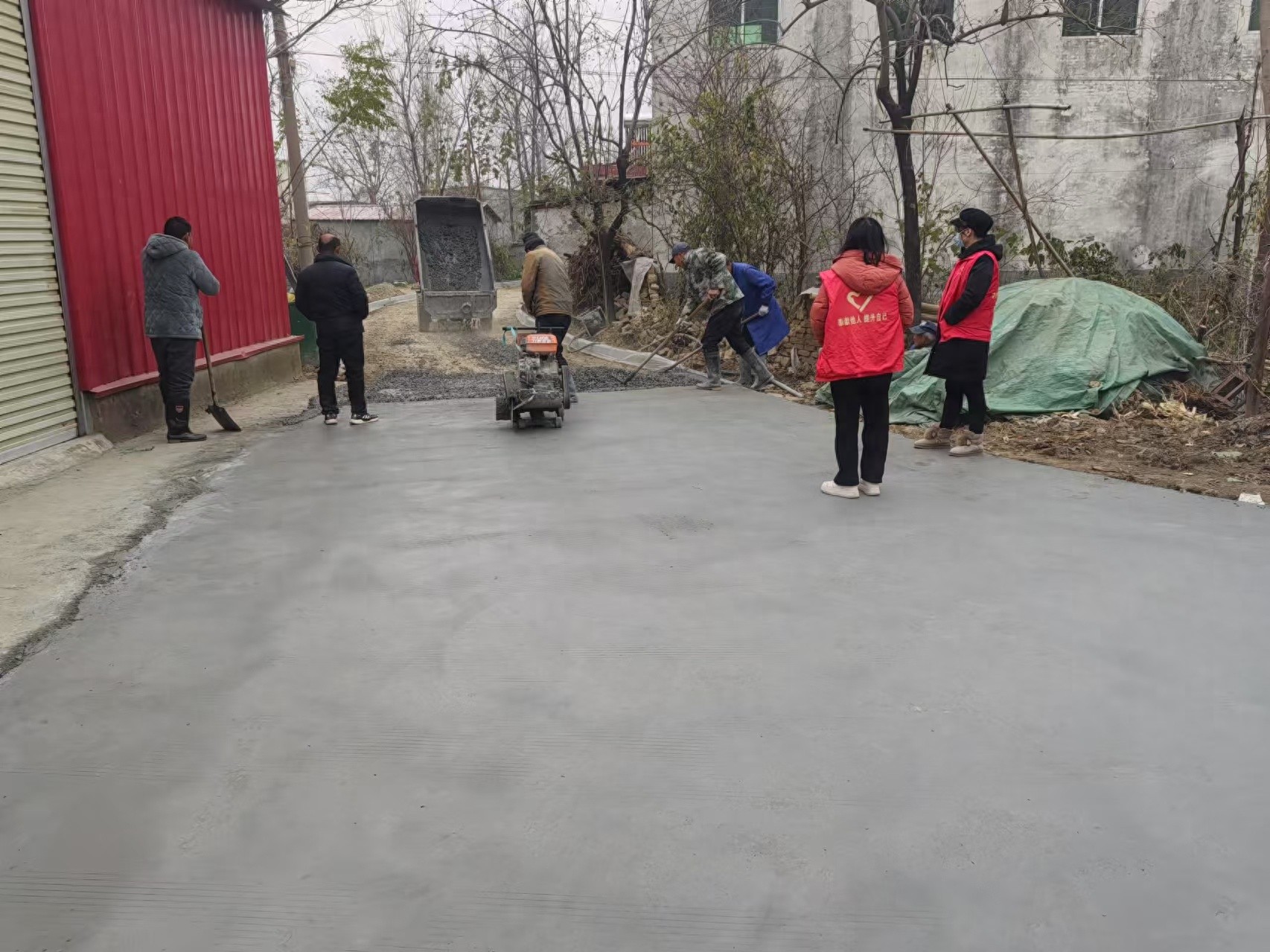 古城街道携手驿城区交通局，破解乡村发展瓶颈，为居民幸福生活开路