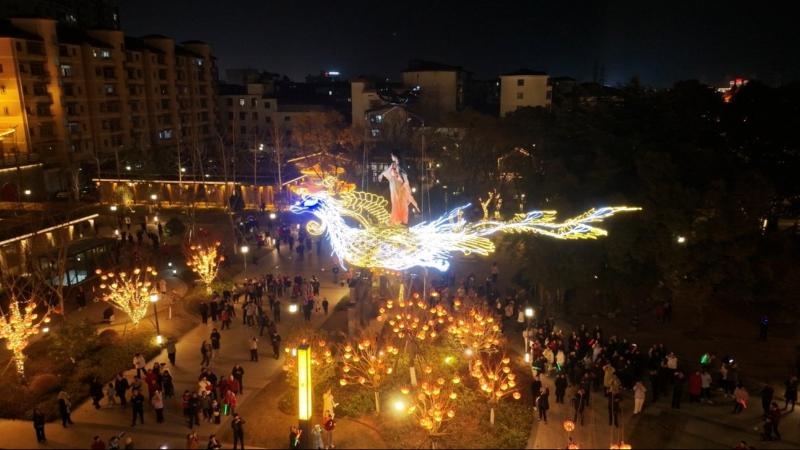 跨年夜安义龙津街，民俗欢歌如何点燃全场激情？  第2张