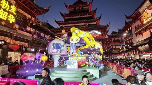 2025豫园灯会亮灯盛况空前！你准备好迎接这场视觉盛宴了吗？  第1张