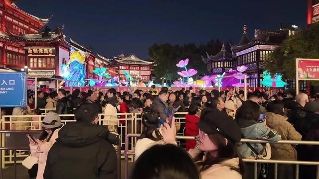 2025豫园灯会亮灯盛况空前！你准备好迎接这场视觉盛宴了吗？  第3张