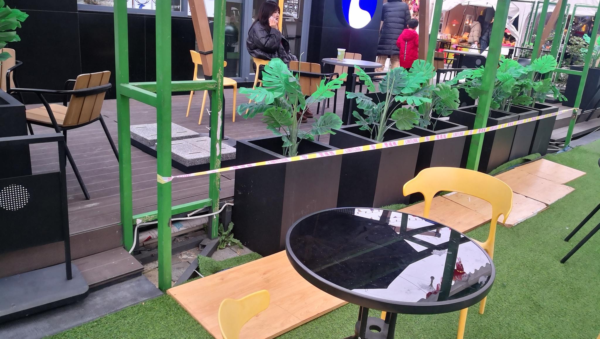新年第一天，张大姐为何在商场摔成骨折？维权之路为何如此艰难？  第2张