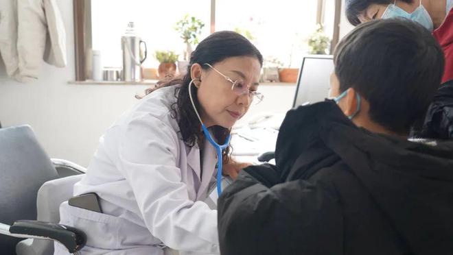 儿科医生曹翠㬌：如何用温柔与专业守护每个孩子的笑容与健康？  第2张