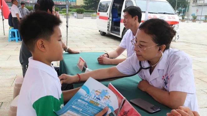 儿科医生曹翠㬌：如何用温柔与专业守护每个孩子的笑容与健康？  第3张