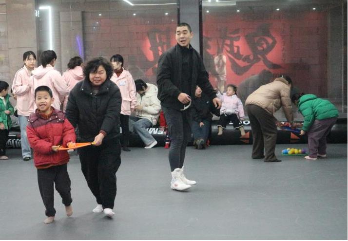 亲子运动会上的温馨瞬间，你见过孩子们如此快乐的笑容吗？  第4张