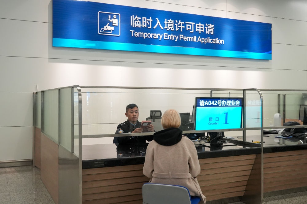 广州白云机场出入境客流量飙升73%！外籍旅客为何如此青睐中国？  第2张