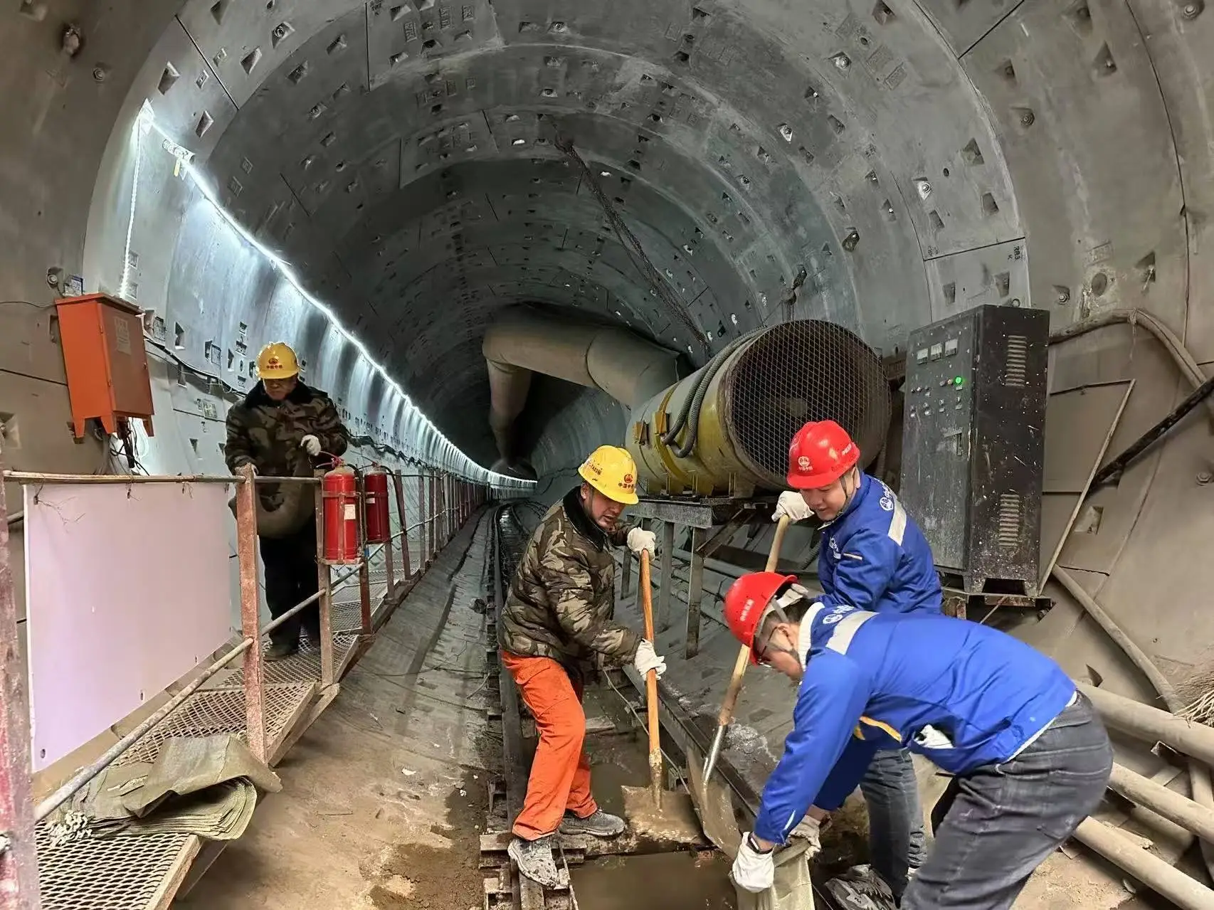 假期近千建设者奋战一线！南京重点项目进展如何?  第1张