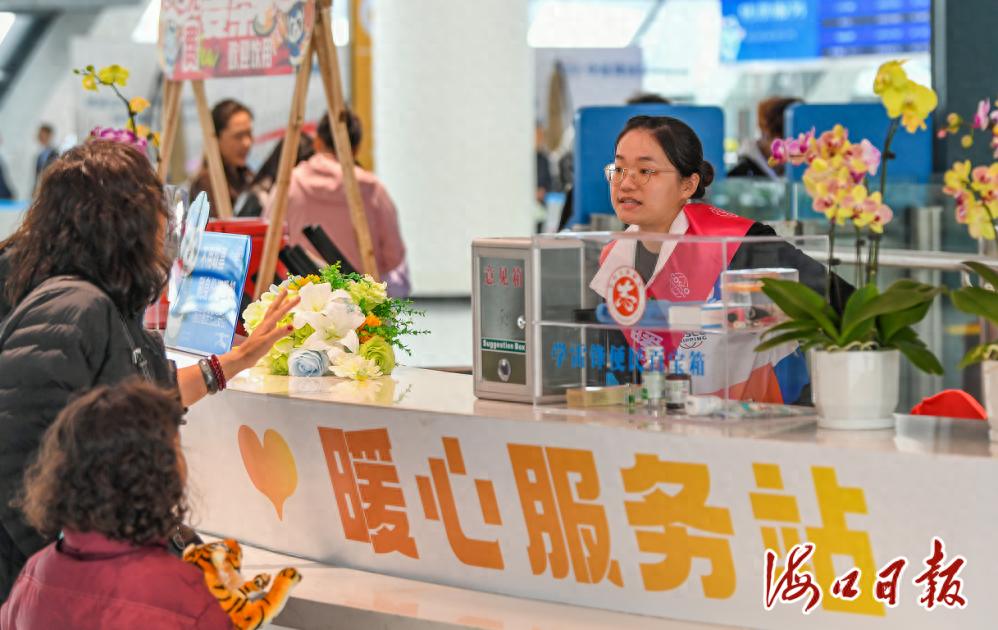 大雾下海口海港短暂停航，为何旅客仍能丝滑过海？