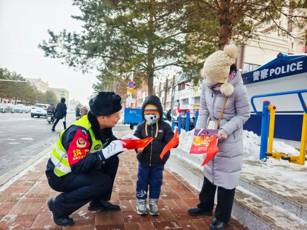 春节返程高峰将至，民警坚守岗位为哪般?  第3张